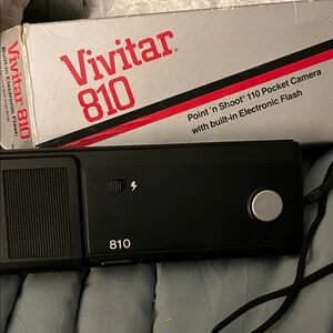 Vivitar 810 Point 'n Shoot 110 Pocket Camera - Black